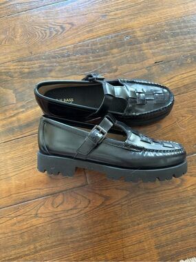 G.H. Bass & Co. Black Mary Jane Fisherman Super Lug Mary Jane Loafers